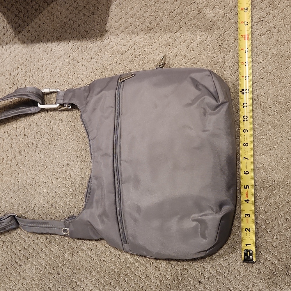 NEW TRAVELON Anti - Theft, Lightweight , Crossbody purse. NEW Grey TRAVEL PURSE - Picture 6 of 9